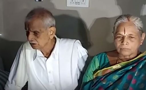 Индия: 74-летняя родила близнецов
