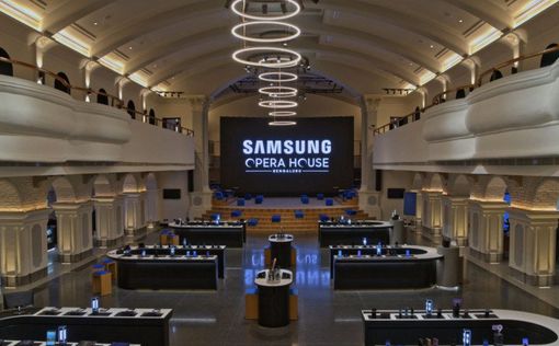 Компания Samsung открыла в Индии свой крупнейший магазин