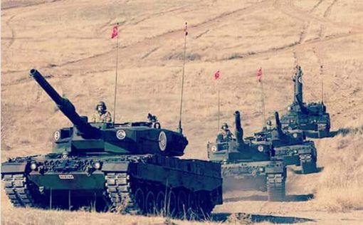 Десятки турецких танков пересекли сирийскую границу