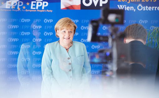 Меркель лидирует на выборах в бундестаг