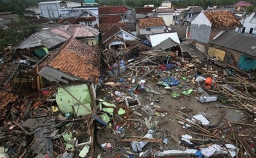 Сильнейшее наводнение забрало жизни 50 человек в Индонезии