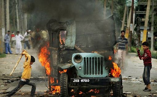 Индию обвинили в нарушении прав человека в Кашмире