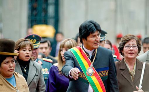 Массовые беспорядки начались еще и в Боливии