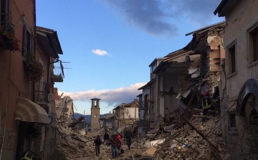 Число жертв землетрясения в Италии достигло 73 человек