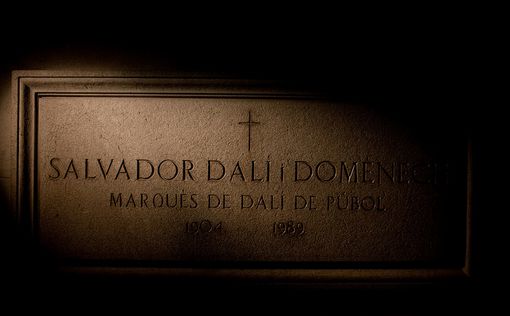 В Испании вскрыли могилу Сальвадора Дали