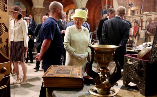 Королева Елизавета побывала на площадке ”Игры престолов”