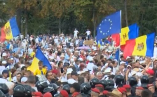Полиция разогнала митингующих в Кишиневе