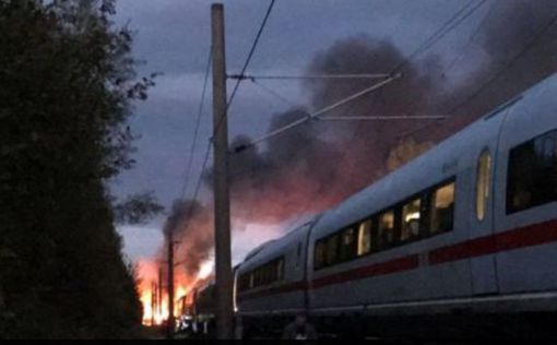 В Германии во время движения загорелся поезд
