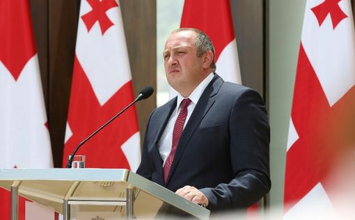 Президент Грузии осудил активность России в Абхазии