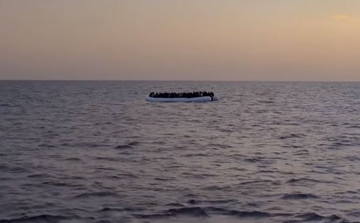 Италия больше не будет принимать судна с беженцами