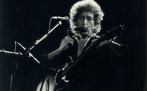 Гитару Боба Дилана продали за $400 тысяч