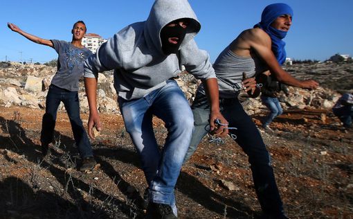 Столкновения полиции и палестинцев в поселениях