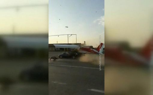 В Чечне самолет протаранил автомобиль