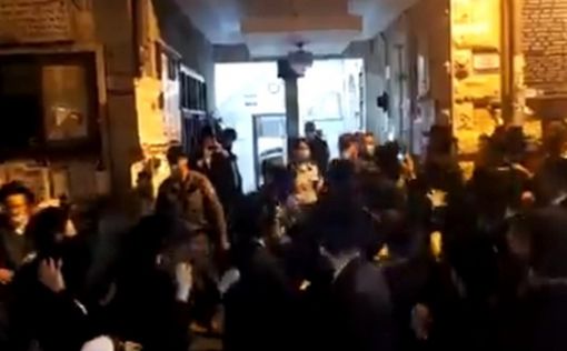 Столкновения в Меа Шеарим: полицейская ранена в голову