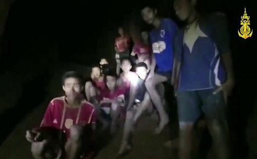 Таиланд: 12 детей могут оставить на 4 месяца в пещере