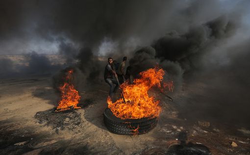 Около 4000 палестинцев буйствуют на границе с Газой