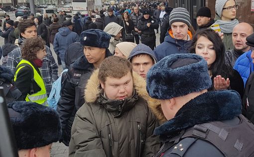 В центре Москвы задержаны 263 человека с ножами и кастетами
