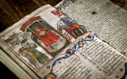 Ватикан оцифрует 82 тысячи манускриптов