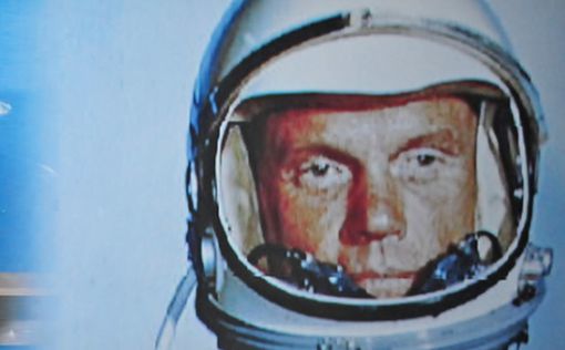 Умер первый астронавт США, совершивший орбитальный полет