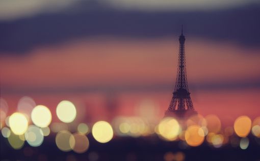 Из-за Трампа: В Париже закрыли Эйфелеву башню