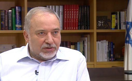 Либерман: ХАМАС пригрозил, и Нетаниягу сдался