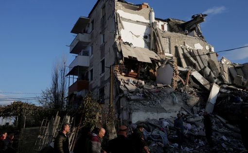 Во время землетрясения в Албании пострадали десятки человек