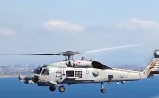 Военный вертолет США совершил посадку на воду у Японии