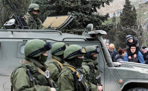 Российские военные вывозят оружие из воинских частей Крыма