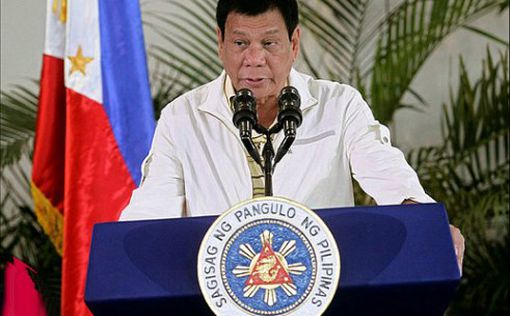 Картер обеспокоен заявлением президента Филиппин о Гитлере