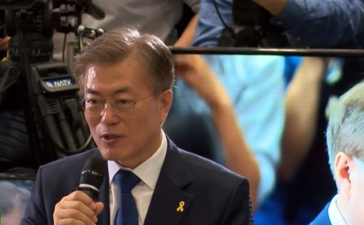 Лидеры Южной Кореи и КНДР побеседуют наедине