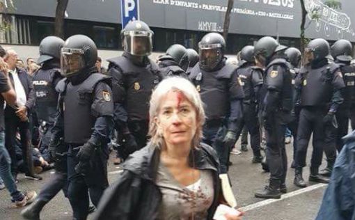 Хаос в Каталонии: полиция пытается остановить референдум