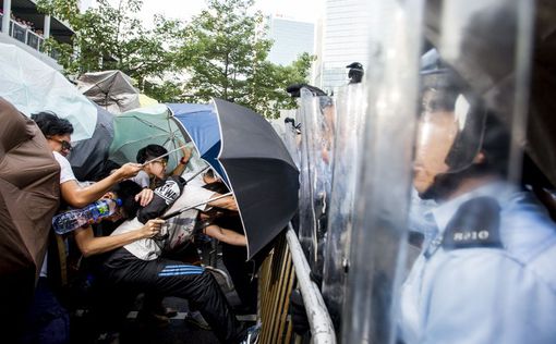 Гонконг: столкновения между полицией и демонстрантами