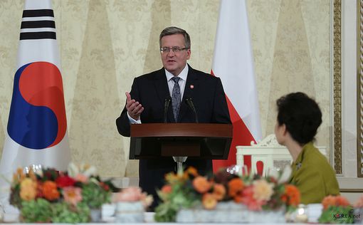 Экс-президент Польши осудил "Закон о Холокосте"