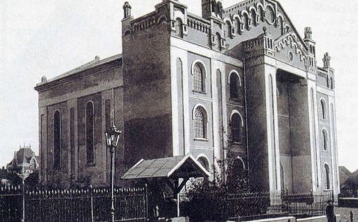 Украинская синагога получила посвященный ей свиток Торы