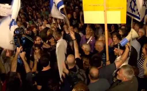 Тель-Авив: сотни демонстрантов требуют отставки Нетаниягу