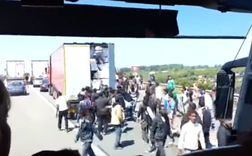 Французская полиция снесла лагерь беженцев в Дюнкерке