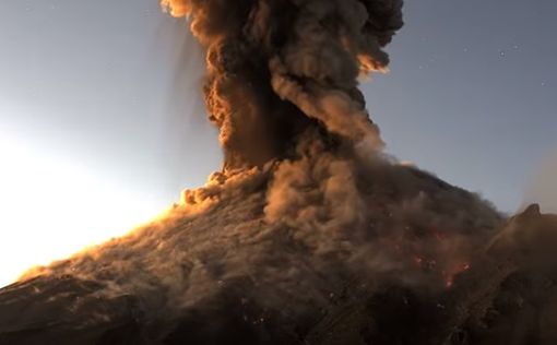 Видео: в Мексике проснулся вулкан Попокатепетль
