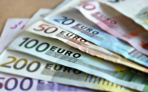Канны: пенсионер забыл в проданном комоде 180 тысяч евро