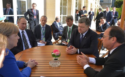 Порошенко, Путин, Меркель и Олланд обсудили Донбасс
