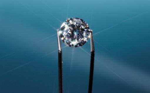 В Гонконге установили рекорд стоимости голубого бриллианта