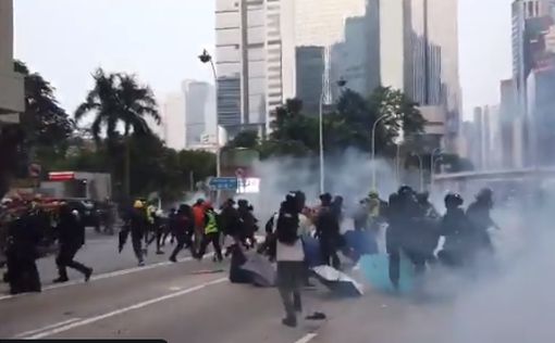 Беспорядки в Гонконге: газ, водометы и коктейли Молотова