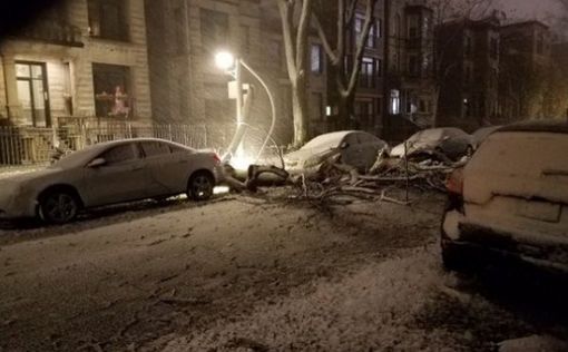Чикаго накрыл снежный шторм: без света сотни тысяч домов