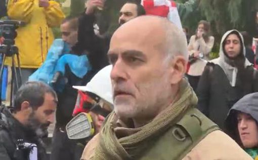 В Грузии полиция сильно избила лидера протестующих Давида Кацараву