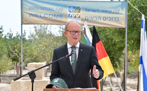 Немецкий политик посадил в Израиле дерево