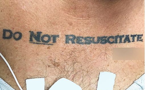 Мужчине разрешили умереть  из-за его татуировки