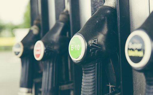 Лапид объявил о снижении цен на бензин