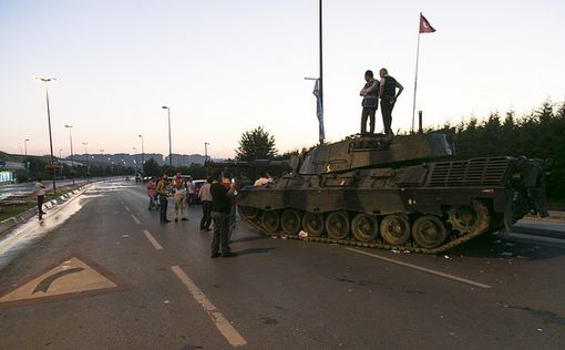 Турция. 13 тыс полицейских подозревают в связях с путчистами