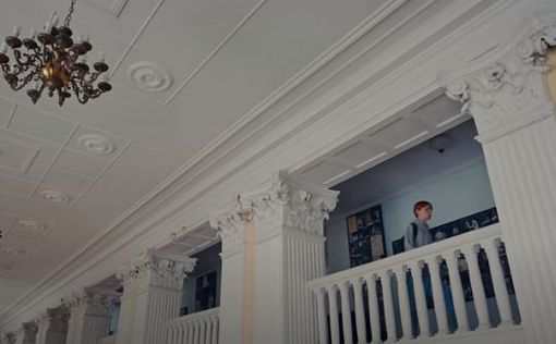 Ed Sheeran и Антитіла сняли клип в разрушенном здании культуры в Ирпене