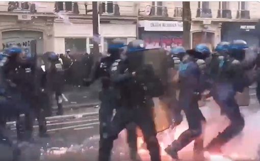 Первомайские протесты во Франции превратились в хаос: ранены сотни полицейских