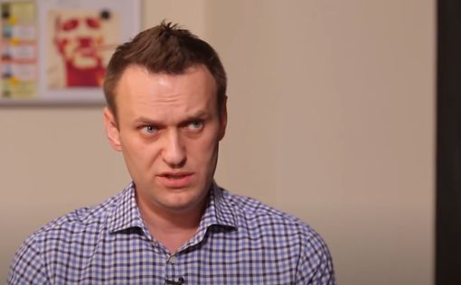 РФ требует консульского доступа к Навальному